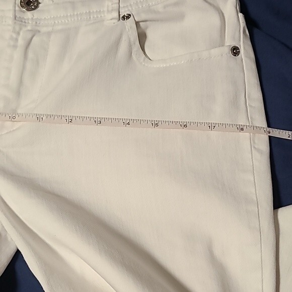 Chicos Women's Platinum Denim Ultimate fit white ankle zip jeans Size S - Picture 8 of 11